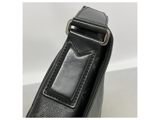 Borsa a tracolla Louis Vuitton Monogram Eclipse District PM Nero - vista 10