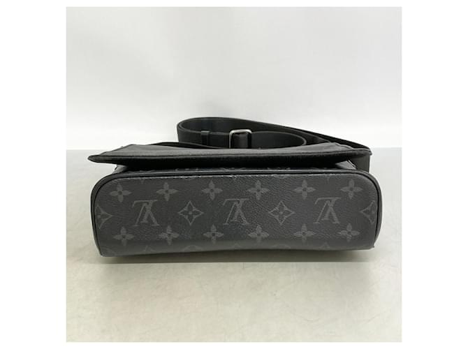 Borsa a tracolla Louis Vuitton Monogram Eclipse District PM Nero - vista 3