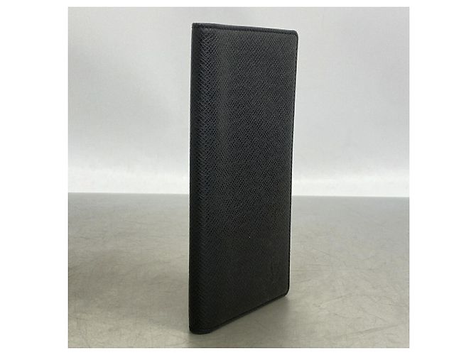 Louis Vuitton Taiga Long Bill Wallet Grey - view 2