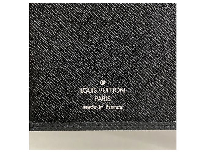 Louis Vuitton Taiga Long Bill Wallet Grey - view 4