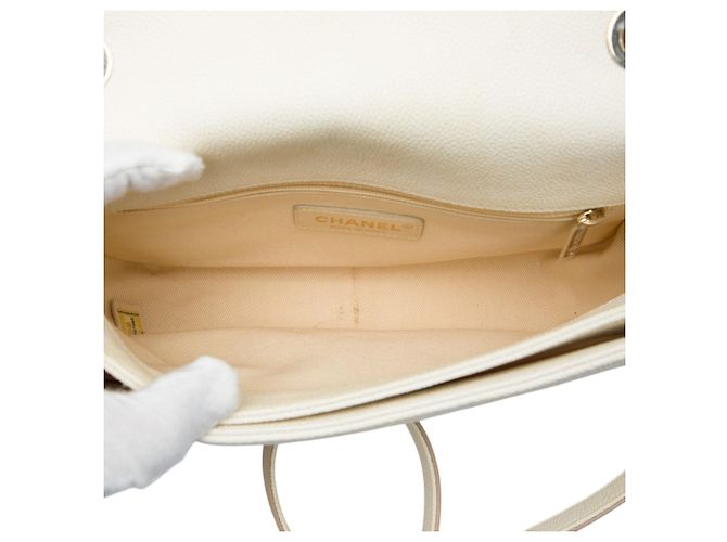 Chanel White Paris Cuba Medium Quilted Caviar Thread Around Flap Bianco Crudo - vista 4
