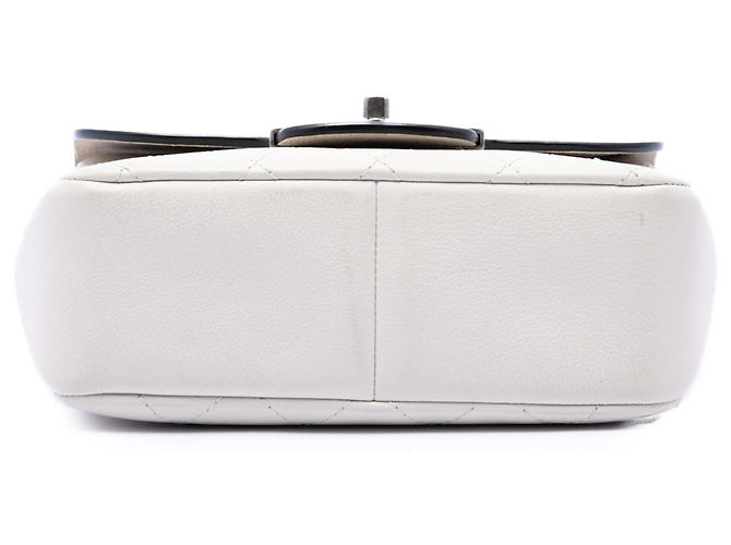 Chanel White Paris Greece Calfskin Archi Chic Flap Bianco - vista 3
