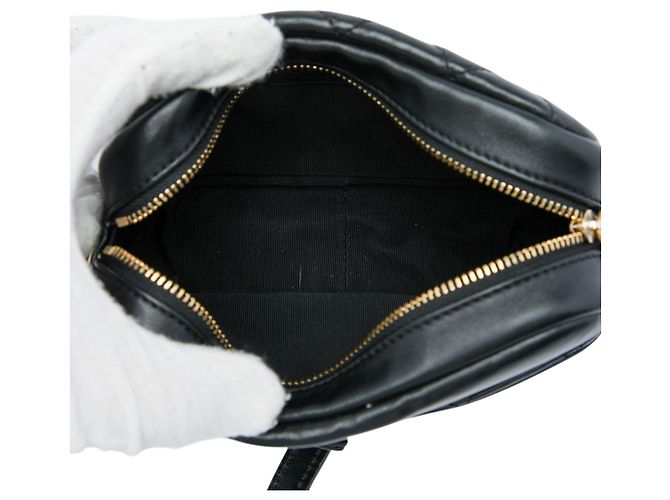Bolsa Camera Chanel Small em pele de cordeiro acolchoada preta com fivela Preto - vista 4
