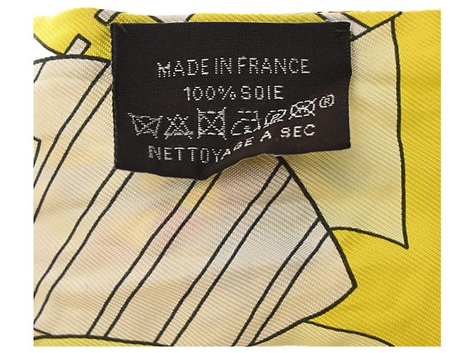 Carré Twilly en soie Hermès Yellow Les Murmures de la Foret Jaune - vue 3