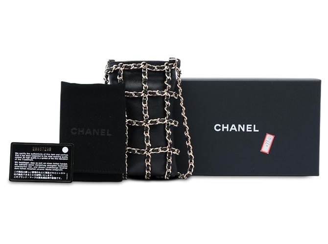 Clutch Chanel Tech Me Out in pelle d'agnello nera con catena Nero - vista 6