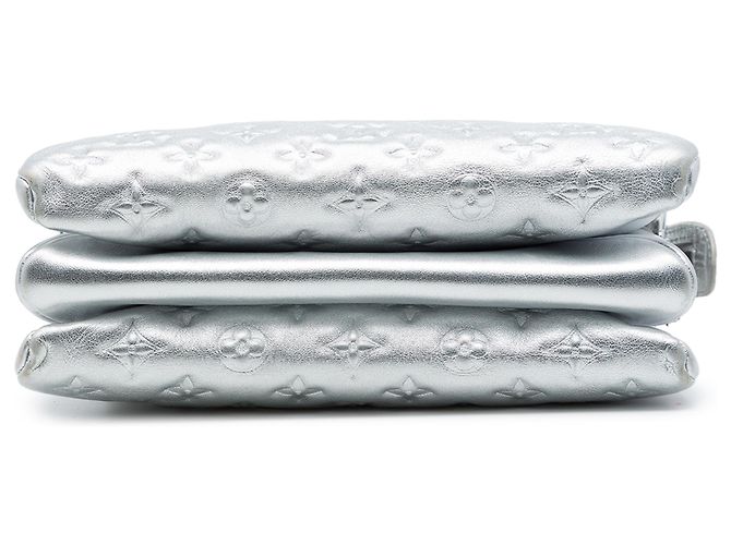 Louis Vuitton Silver Monogram Embossed Puffy Lambskin Coussin PM Argento - vista 3