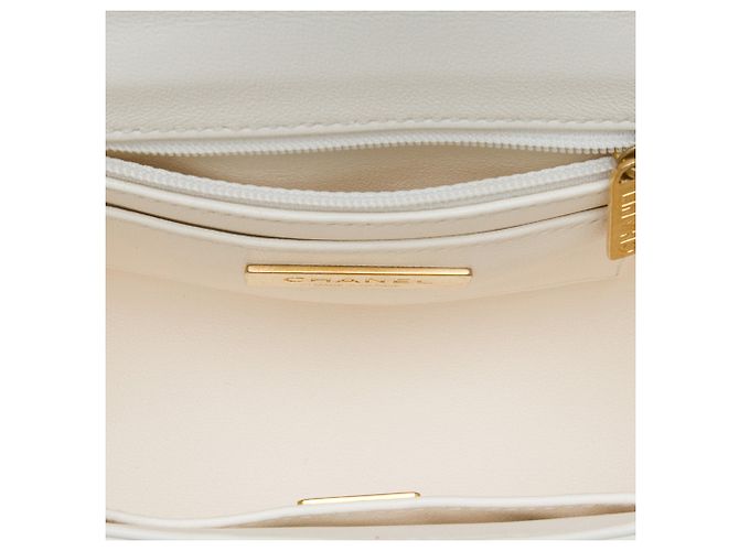 Chanel Mini Vanity Case CC Matelassé in Pelle d'Agnello Bianca con Manico Bianco - vista 4