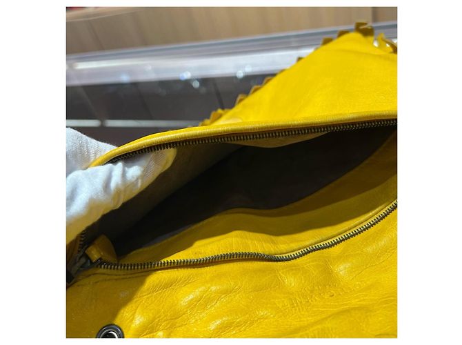 Borsa a tracolla Bottega Veneta in pelle intrecciata gialla - vista 7