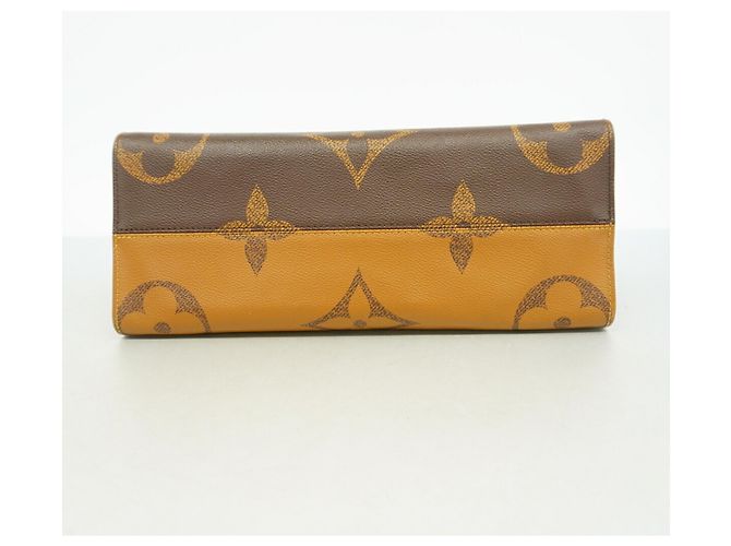 Borsa Tote Louis Vuitton Monogram Giant Reverse OnTheGo MM Marrone - vista 3