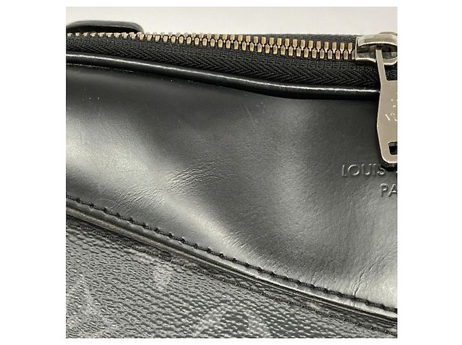 Borsa a tracolla Louis Vuitton Monogram Eclipse Sling Bag M42906 Nero - vista 9