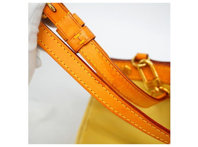 Borsa Louis Vuitton Vernis MM Corallo - vista 8