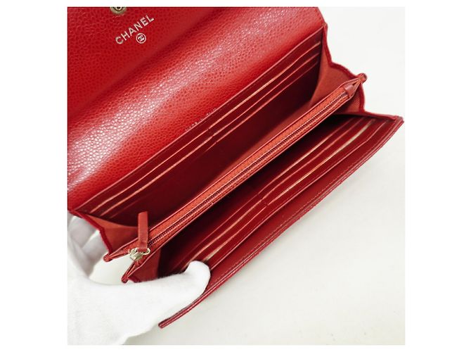 Cartera larga Chanel de piel de becerro granulada roja - vista 3