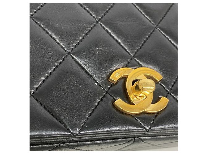 Borsa a tracolla Chanel Matelassé con catena Nero - vista 9
