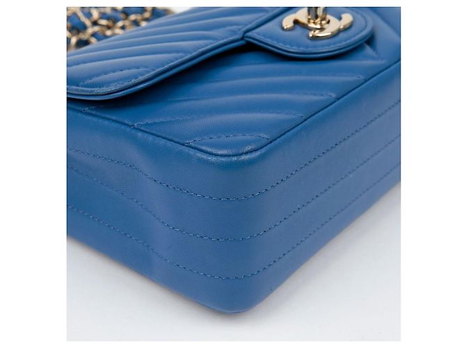 Chanel Classic New Mini Chevron Crossbody Blu - vista 10