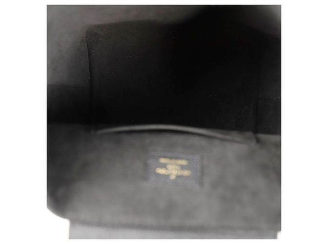 Louis Vuitton Zaino Backup Monogram Empreinte Pelle Nero - vista 7