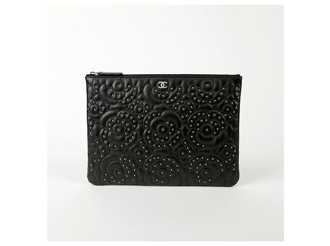 Clutch Chanel Camellia Stud Nera in Agnello Nero - vista 2