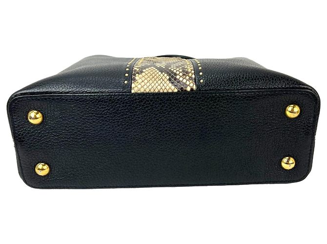 Borsa a tracolla Louis Vuitton Taurillon Capucines MM Black Nero - vista 3