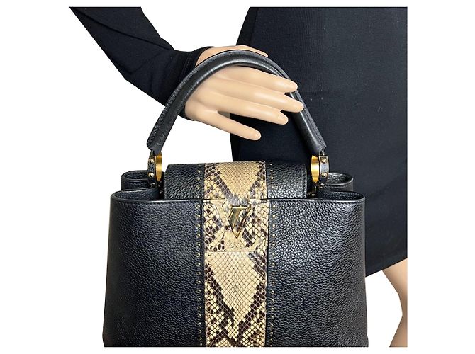 Borsa a tracolla Louis Vuitton Taurillon Capucines MM Black Nero - vista 5