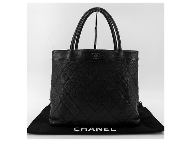 Chanel Gesteppte Caviar-Schultertasche mit silbernem Logo Schwarz - Ansicht 2