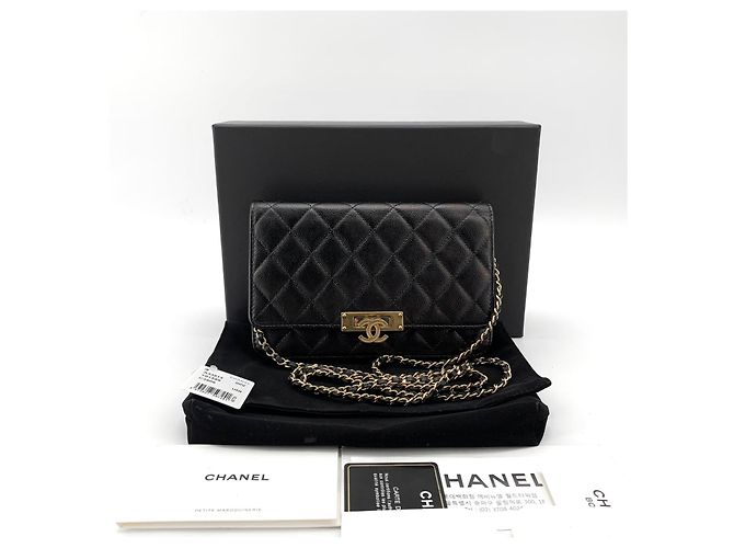 Chanel Mini borsa a tracolla WOC in Caviar dorato Nero - vista 2