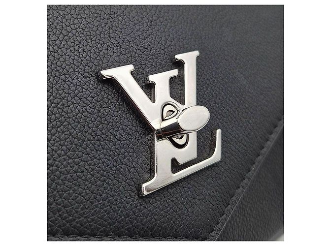 Louis Vuitton My Lockme BB Borsa in pelle nera Nero - vista 8