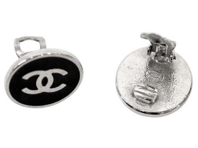 Chanel Schwarze runde CC-Ohrringe in Silber - Ansicht 4