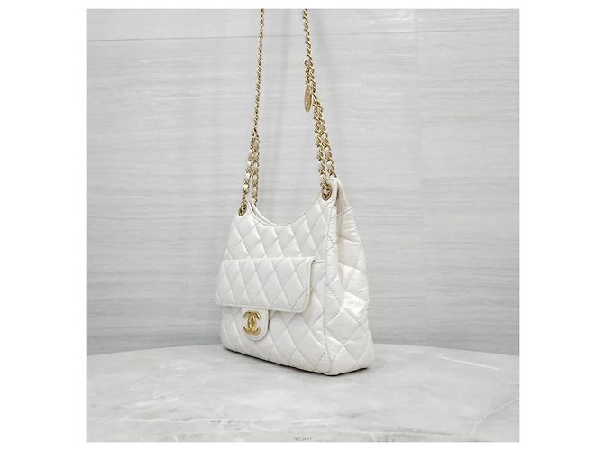 Chanel Borsa Hobo con catena e tasca Medium Patent White Bianco - vista 2