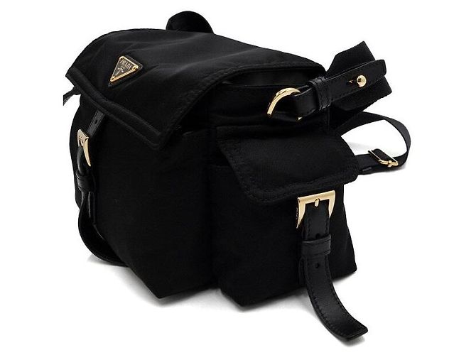 Prada Borsa a tracolla e crossbody Explore Medium in Re-nylon nero - vista 8