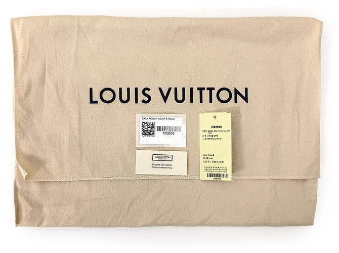 Louis Vuitton Borsa a Pochette Daily Clutch Monogram Empreinte Rose Powder Rosa - vista 12