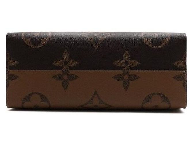 Louis Vuitton Borsa a spalla e Tote On The Go GM Monogram Giant Canvas Multicolore - vista 7