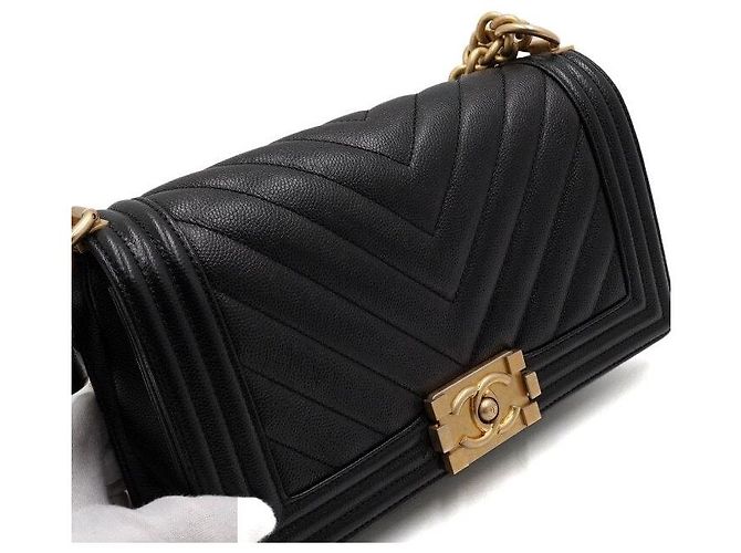 Chanel Borsa a tracolla Boy Medium Flap in caviale nero chevron con catena dorata - vista 12