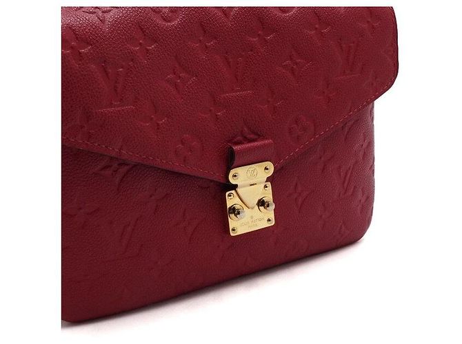 Louis Vuitton Borsa a tracolla e crossbody Pochette Metis Monogram Empreinte Rosso - vista 9