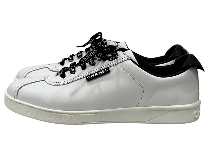 Chanel Sneakers Tennis in vitello con lacci Bianco - vista 3