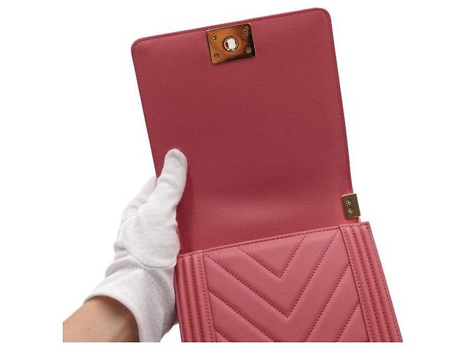 Le Boy Chanel Bolsa de ombro retangular Boy North South em couro rosa com corrente e chevron - Ansicht 6