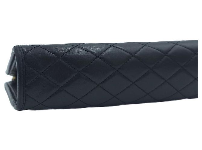 Saint Laurent Bolsa de Ombro Vitoir Baby em Pele de Cordeiro Acolchoada com Corrente Dourada Preta Preto - vista 15