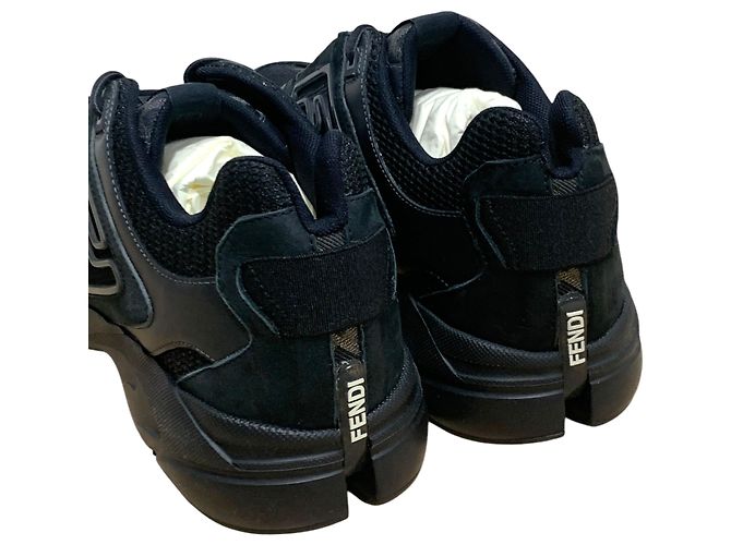 Fendi Sneakers basse in pelle nubuck da uomo Nero - vista 7