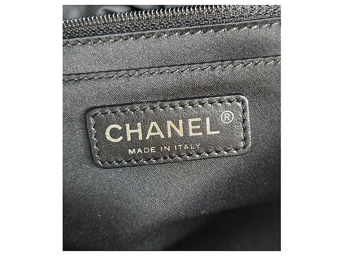 Chanel Borsa a tracolla matelassé CC in vernice nera Nero - vista 10