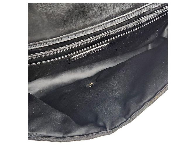 Chanel Borsa a tracolla matelassé CC in vernice nera Nero - vista 9