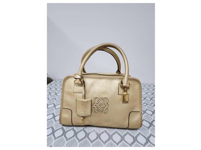 Borsa a tracolla Amazona 36 in pelle di capra metallizzata LOEWE Gold D'oro - vista 3