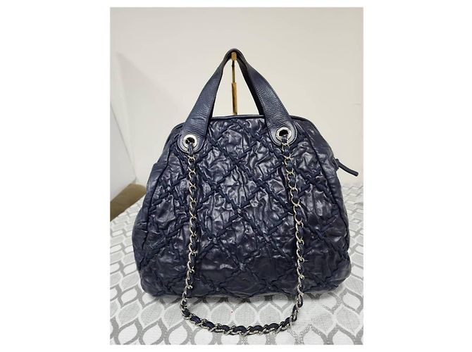 Borsa Bowling CHANEL Ultra Stitch in pelle blu navy - vista 3