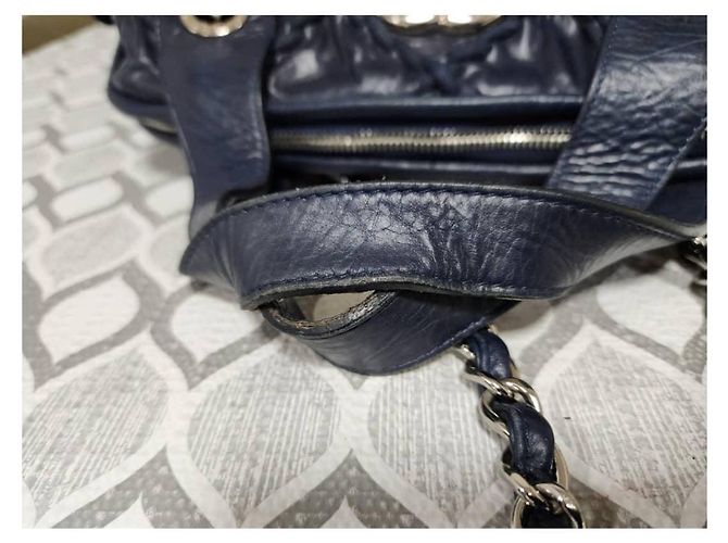 Borsa Bowling CHANEL Ultra Stitch in pelle blu navy - vista 7
