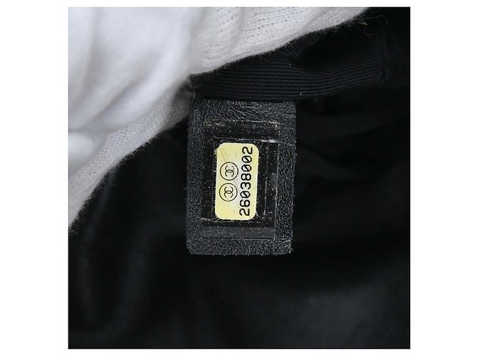 Chanel Handle with Chic Bucket Chevron Lambskin Nero - vista 5