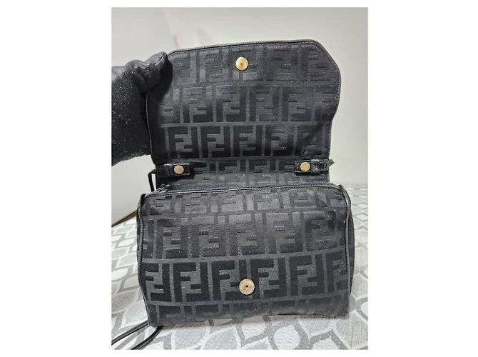 Borsa a tracolla Fendi Zucchino FF Nera Nero - vista 10