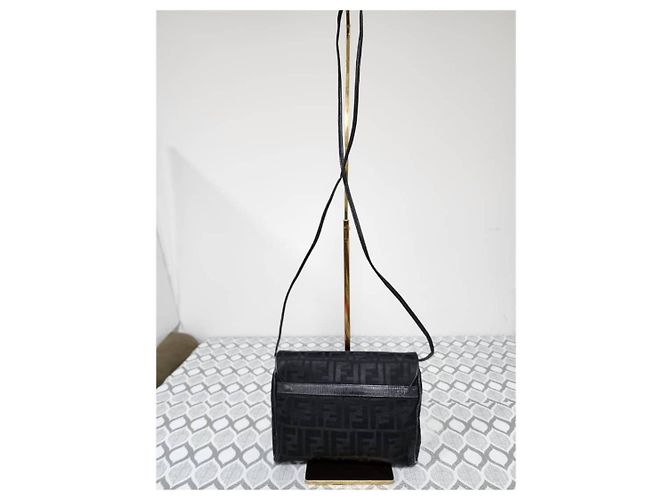 Borsa a tracolla Fendi Zucchino FF Nera Nero - vista 3