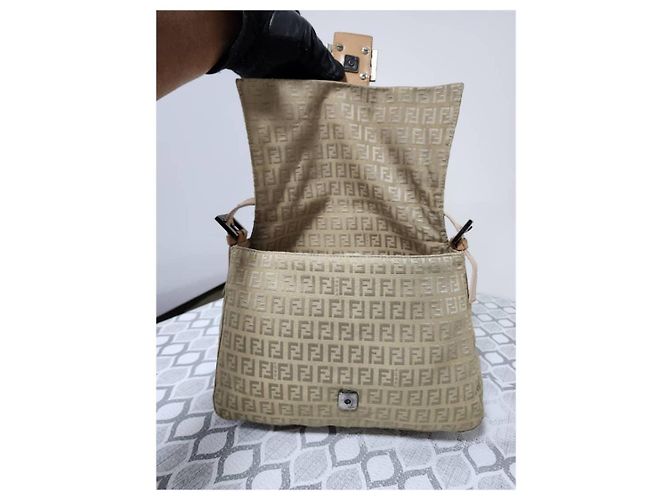 FENDI Zucchino Vitello Mama Baguette Beige - vista 10