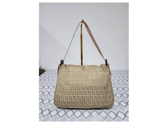 FENDI Zucchino Vitello Mama Baguette Beige - vista 3