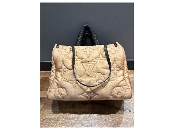 Borsa Tote Louis Vuitton Pillow on the Go GM Marrone Beige - vista 2