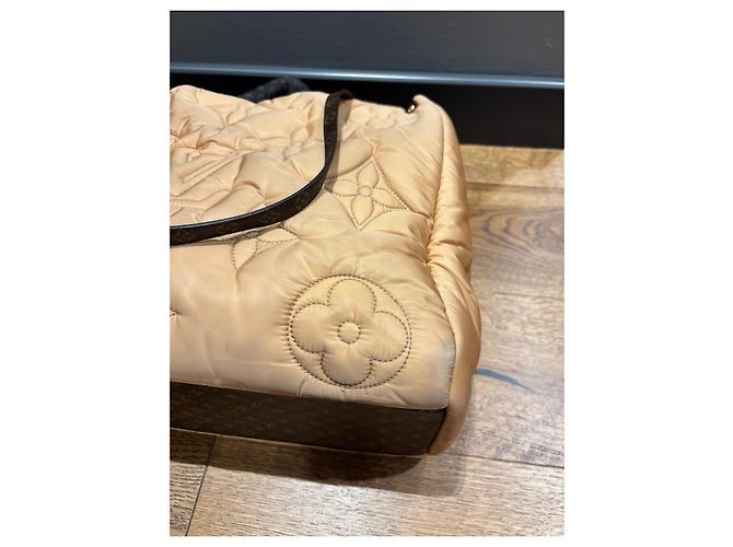 Borsa Tote Louis Vuitton Pillow on the Go GM Marrone Beige - vista 7