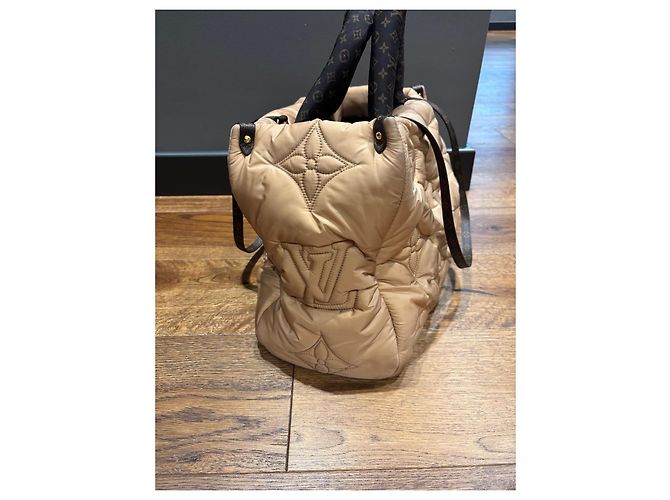 Borsa Tote Louis Vuitton Pillow on the Go GM Marrone Beige - vista 9