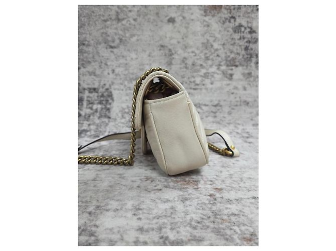Magnifica Borsa Gucci GG Marmont Bianco - vista 6